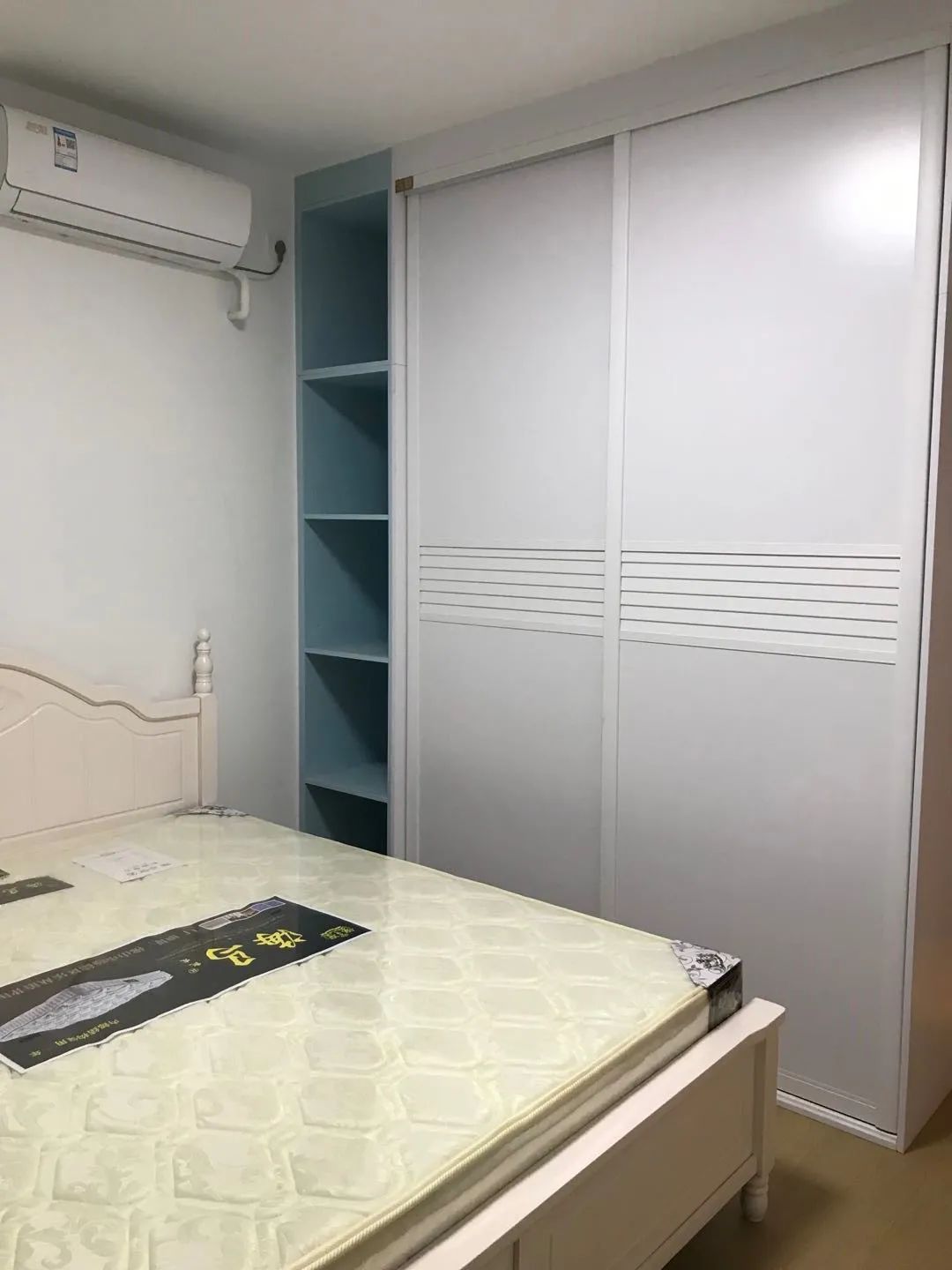 床头柜可有可没，摆上不会后悔