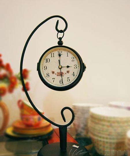 1、可摆放或悬挂于朱雀方,因为朱雀方即是前方,前方本属动者;