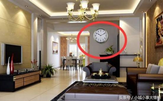 钟表一旦被挂在这个地方，赶紧改，不然家财散尽，倒霉的是你！
