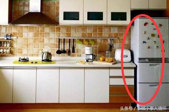 钟表一旦被挂在这个地方，赶紧改，不然家财散尽，倒霉的是你！