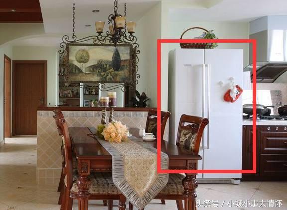 钟表一旦被挂在这个地方，赶紧改，不然家财散尽，倒霉的是你！