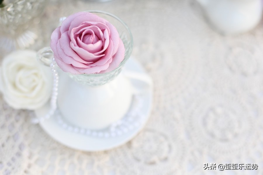 2.28-3.6十二星座感情运势，双子爱情温馨和谐，天秤座桃花多多